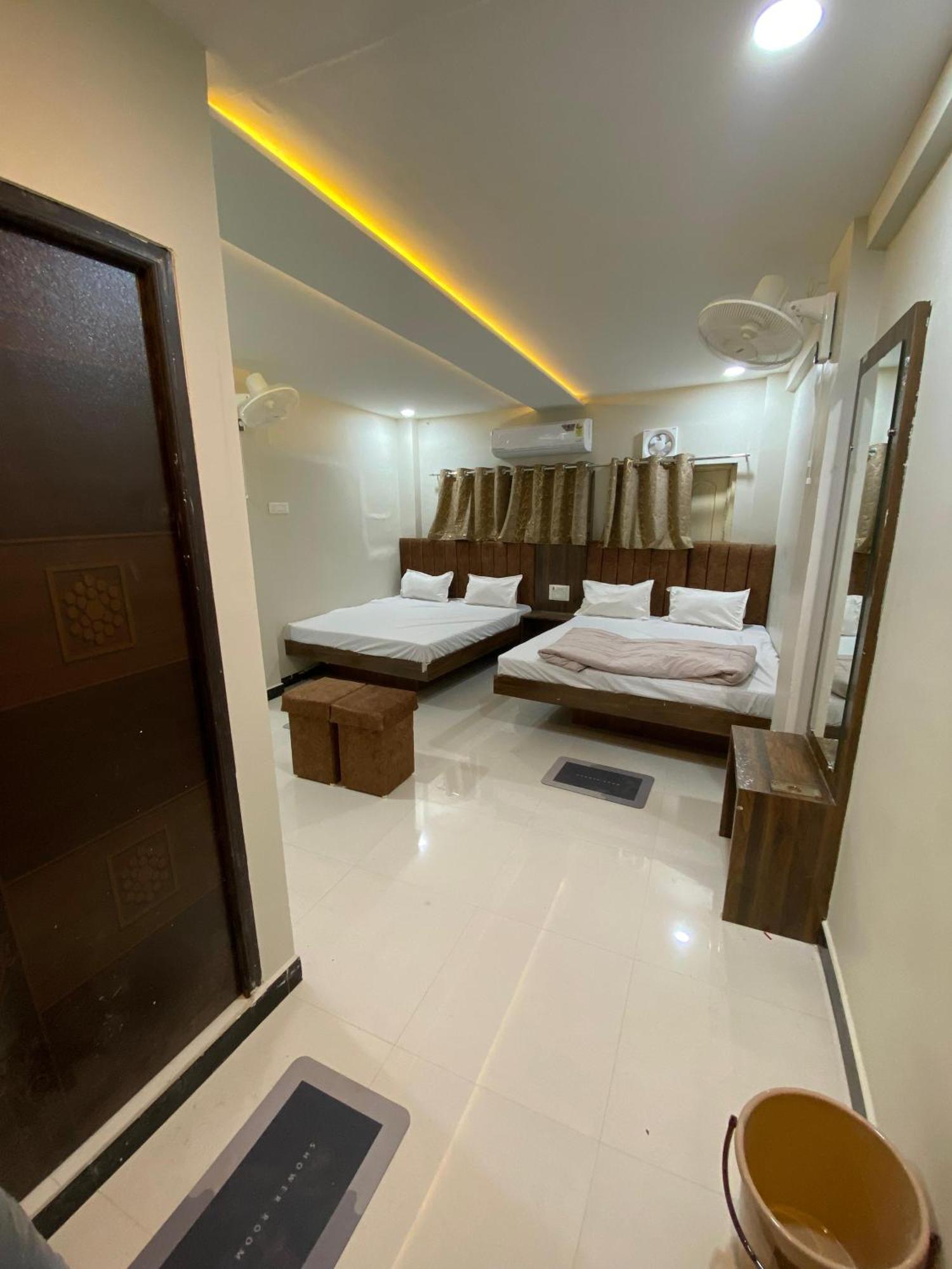 Hotel Super Palace Ujjain Zewnętrze zdjęcie