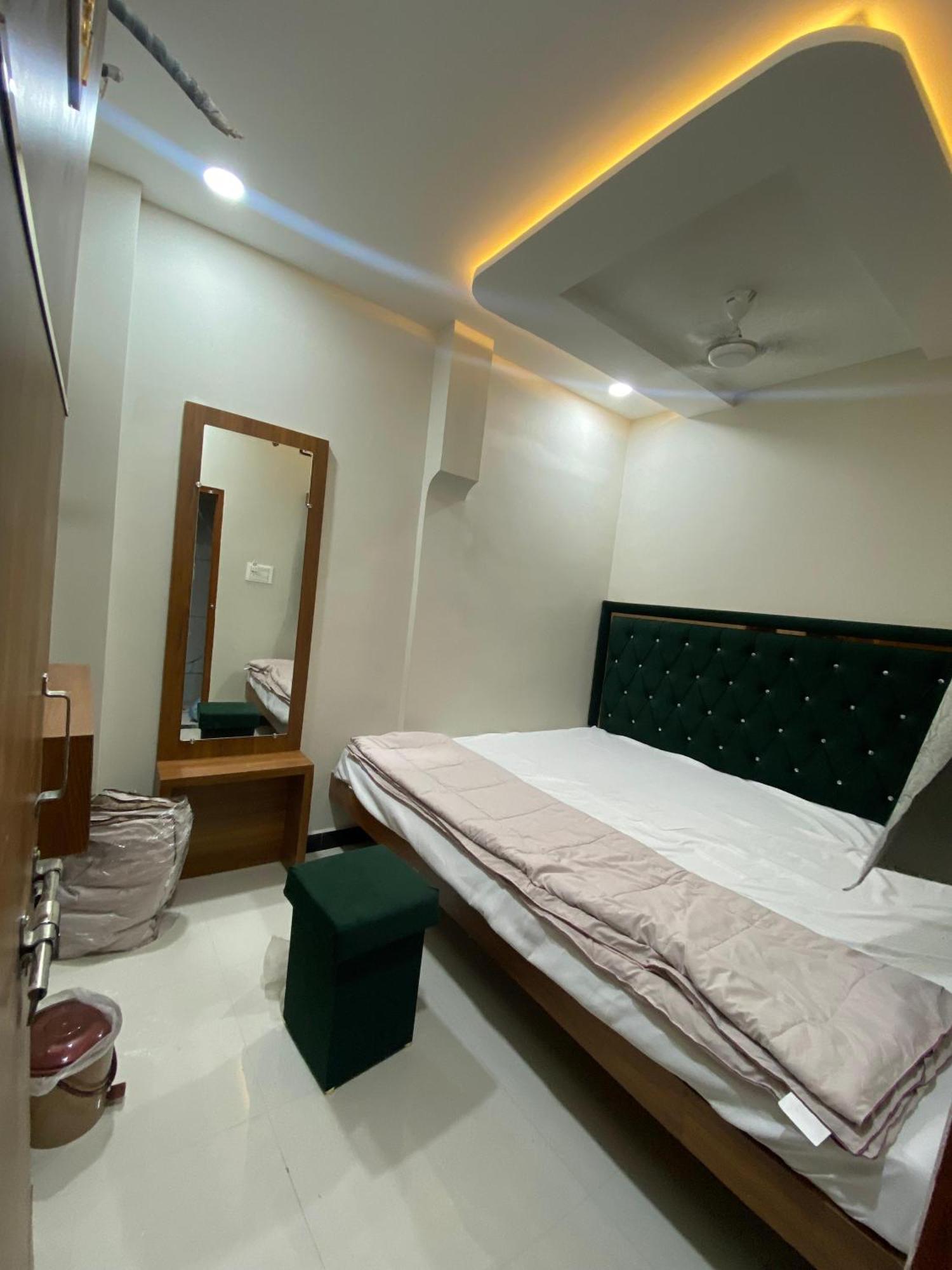 Hotel Super Palace Ujjain Zewnętrze zdjęcie
